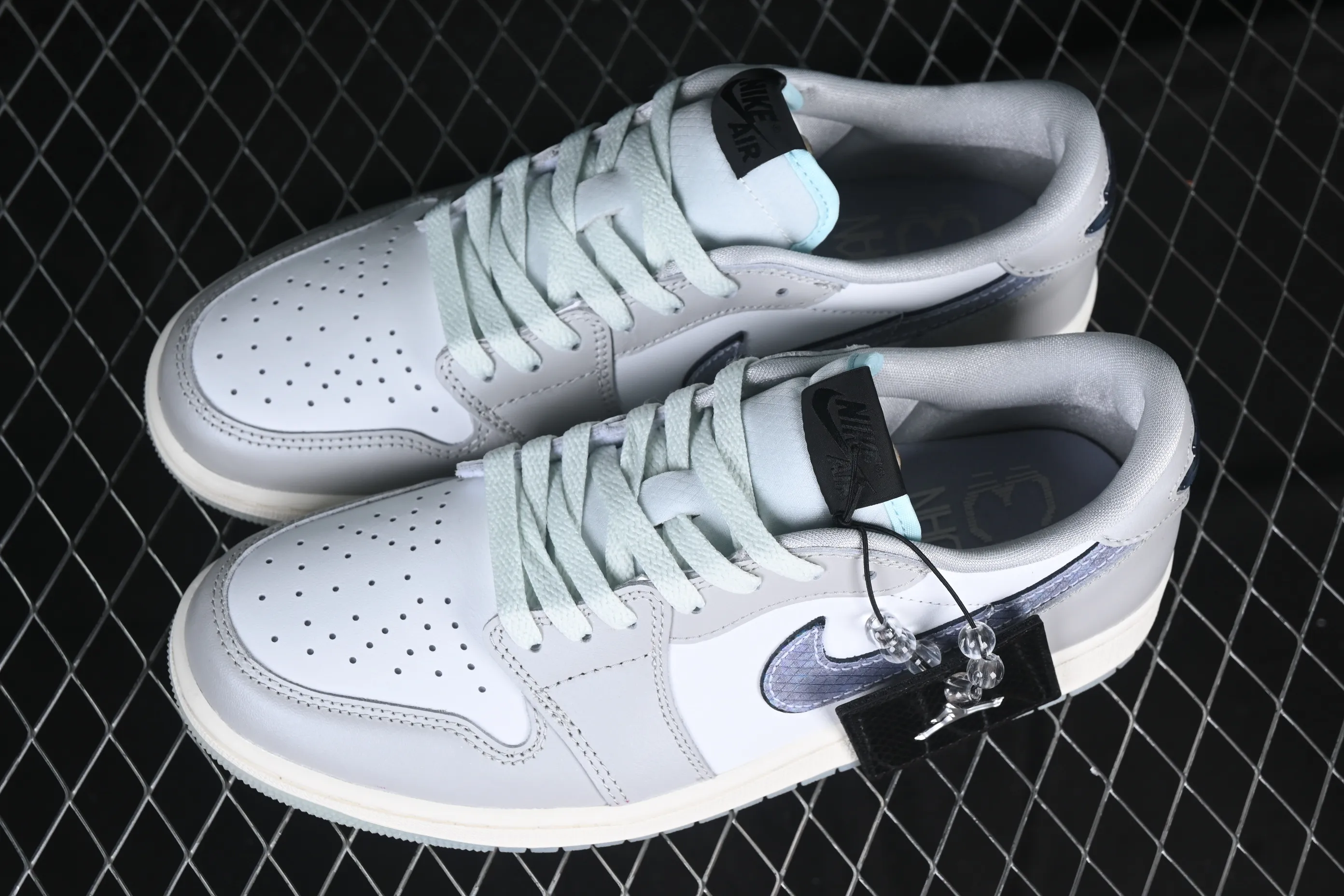 All Categories Air Jordan Jordan Series Basketball Shoes Air Jordan 1 Low G Version Pure Original Air Jordan 1 Low OG "CNY" AJ1 Joe 1 Year of the Snake Limited Silver Snake Low-top Retro Basketball Shoes HF3144-100